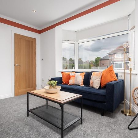 Shawe House - 10 Minute Mcr Airport - Free Parking Villa Wythenshawe Phòng bức ảnh