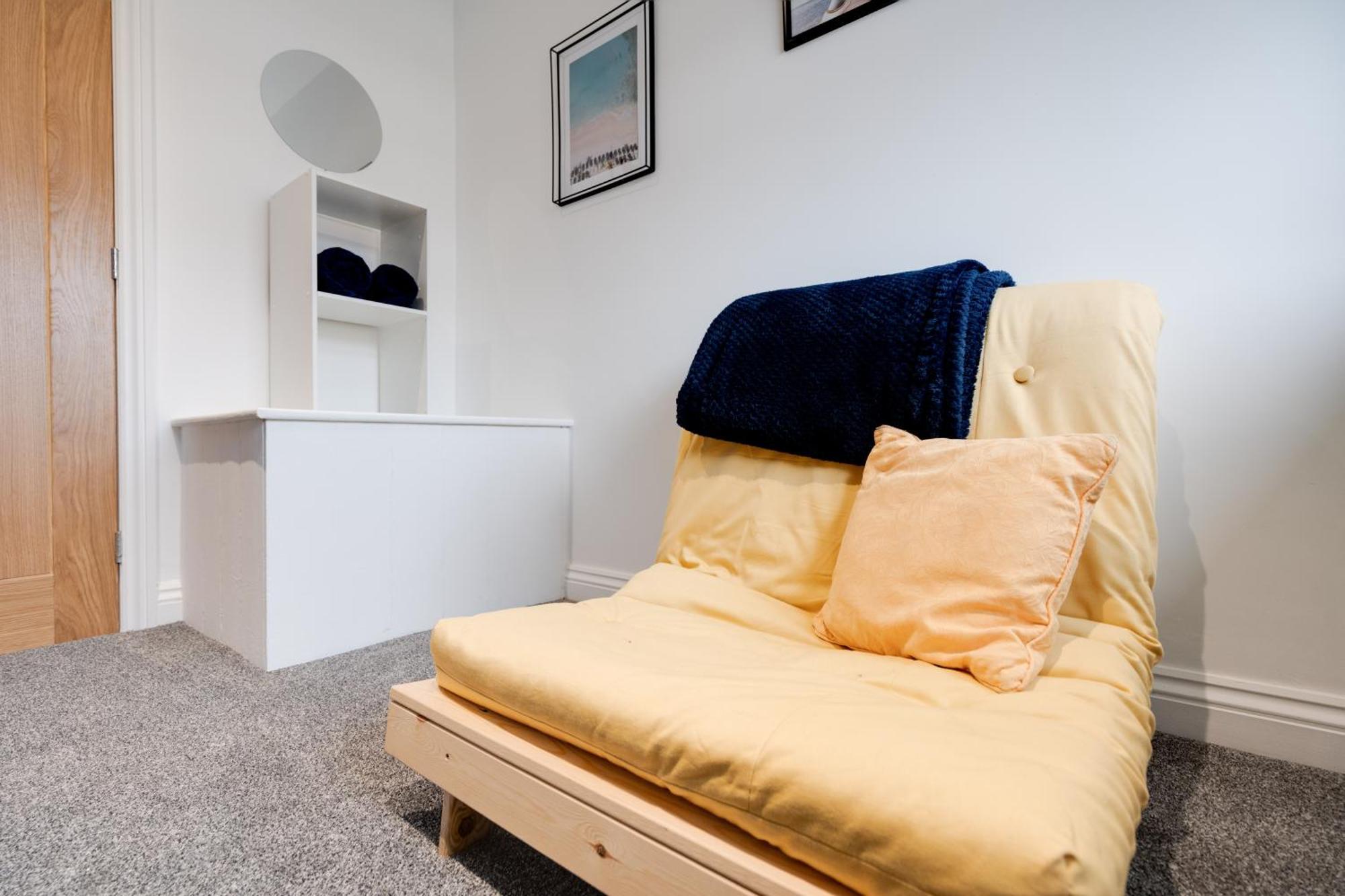 Shawe House - 10 Minute Mcr Airport - Free Parking Villa Wythenshawe Phòng bức ảnh